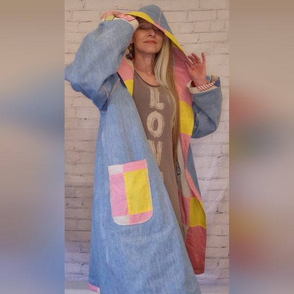 Colorful Patchwork Coat with Sun Bonnet Sue - Picture 6 of 7